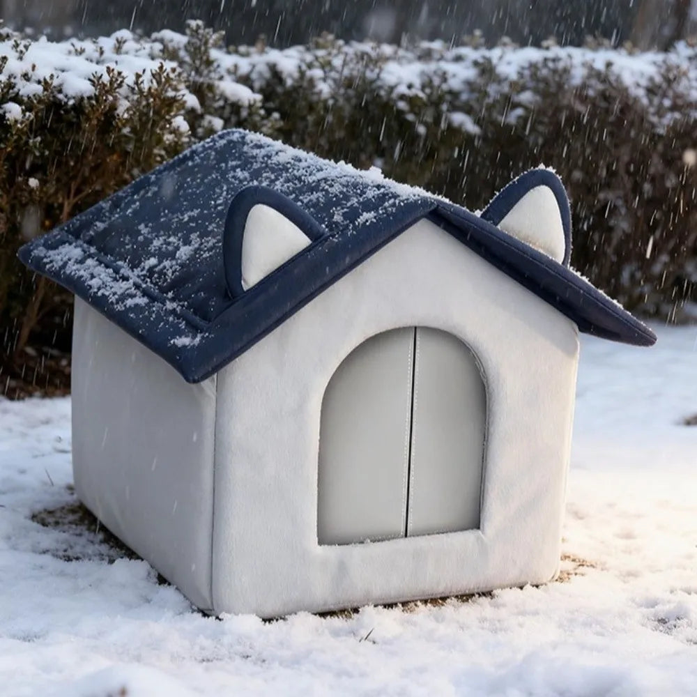Insulated Waterproof Outdoor Cat Shelter With Enclosed Design