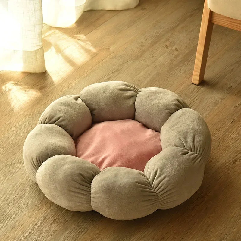 Comfortable Flower Shaped Pet Bed For Indoor Outdoor Use